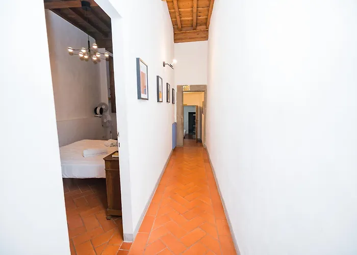 Roomy&elegant apartment by Piazza Pitti